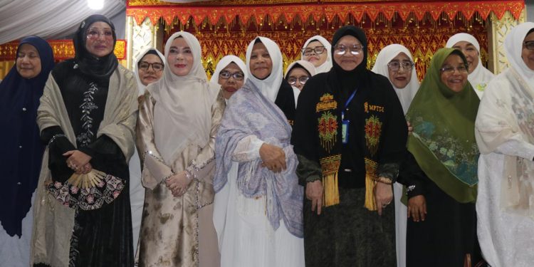 Bersahaja di Tengah Ribuan Jemaah, Bunda Salma Hadir dalam Momentum Bersejarah Muzakarah Ulama Internasional